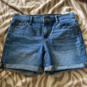 ⭐️ 3 for $10 Light wash jean shorts